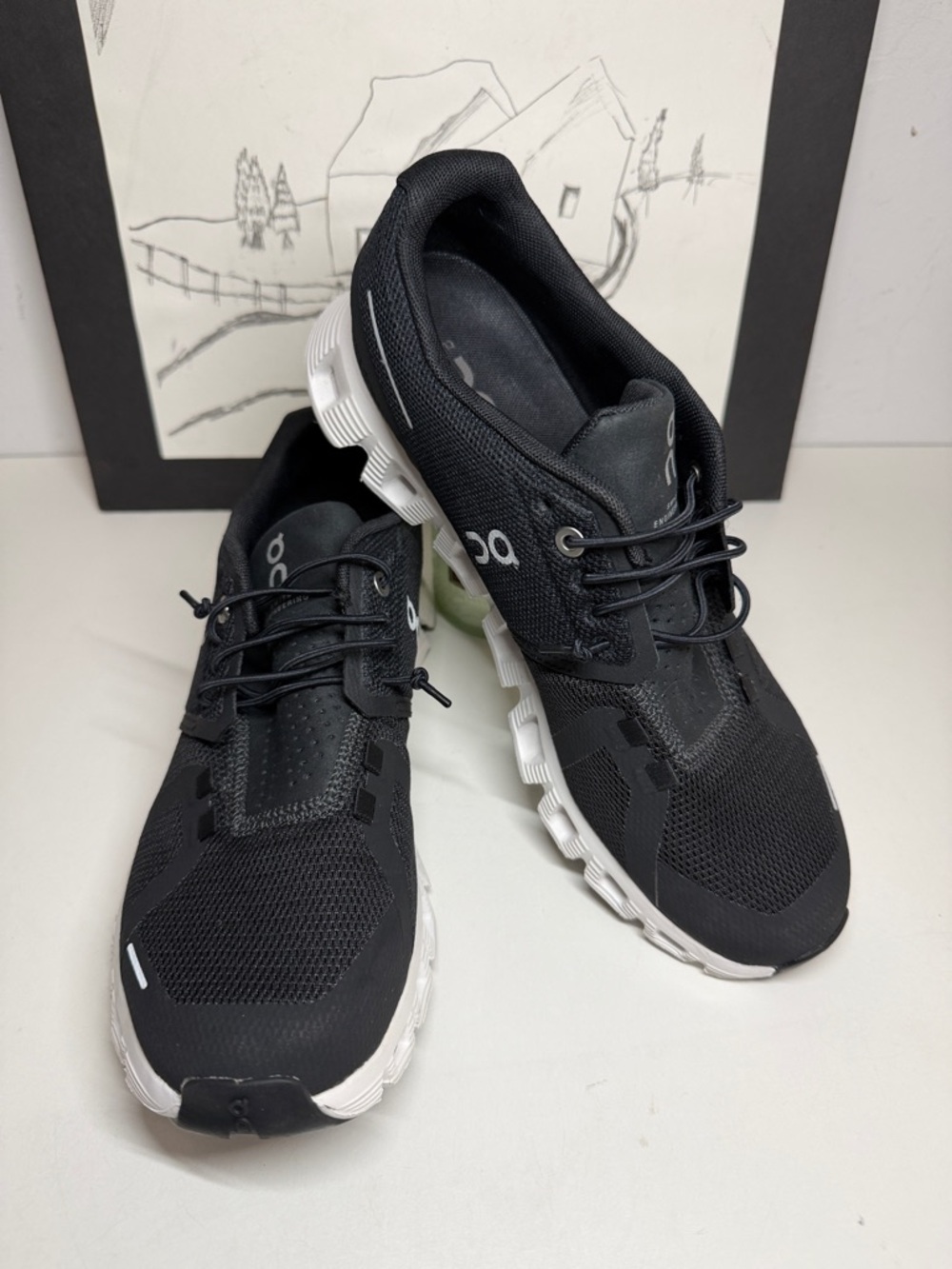 On Cloud 5 Light weight Running Sneakers
Women's Size US 6.5